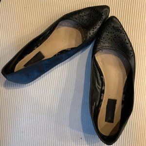 Womens 9.5 Black flats